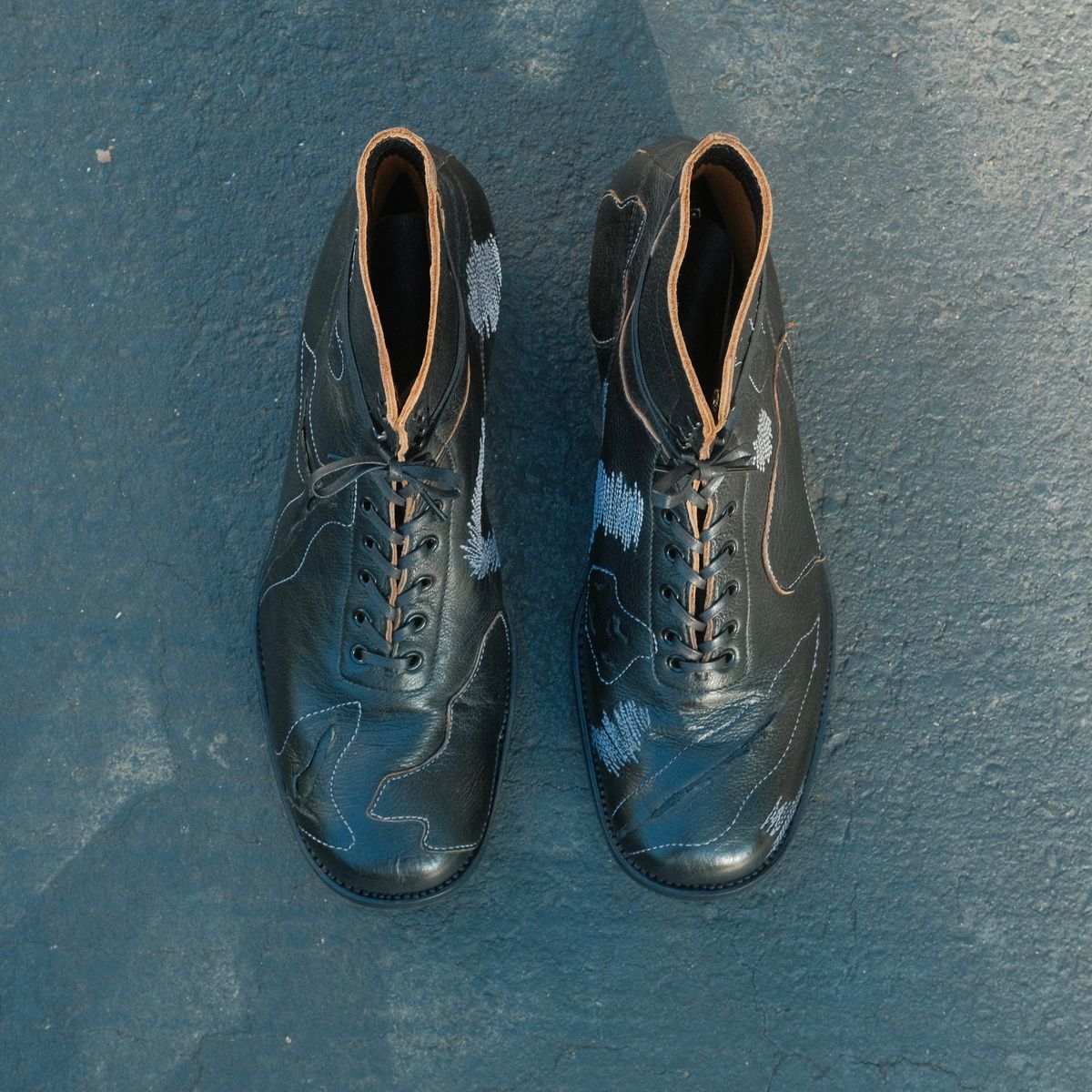 Photo by fr on October 4, 2025 of the Clinch Milne Boots in DITWOL Patchwork Deerskin.