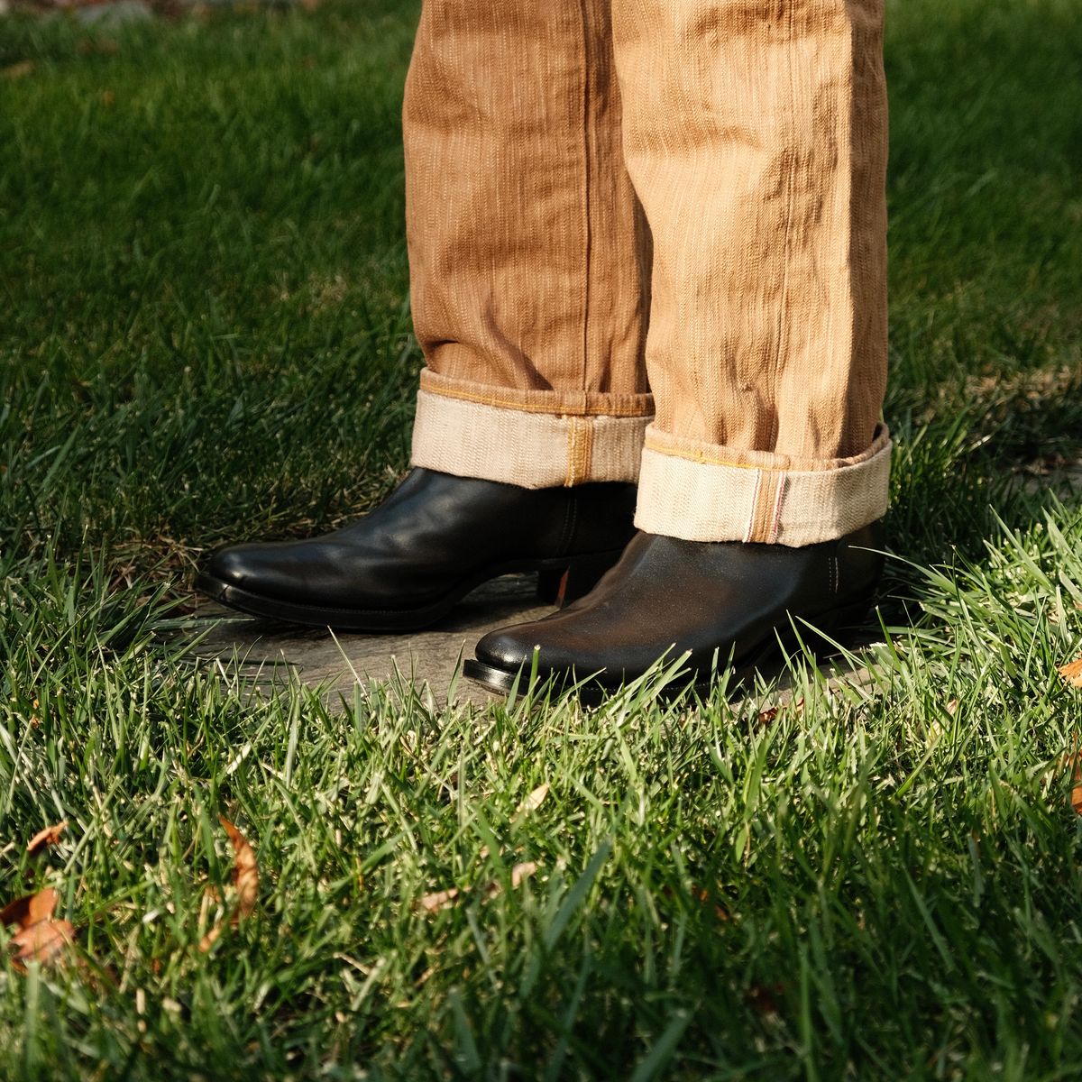 Photo by fr on November 2, 2023 of the Clinch Cowboy Boots in Black-Overdyed Horsebutt.