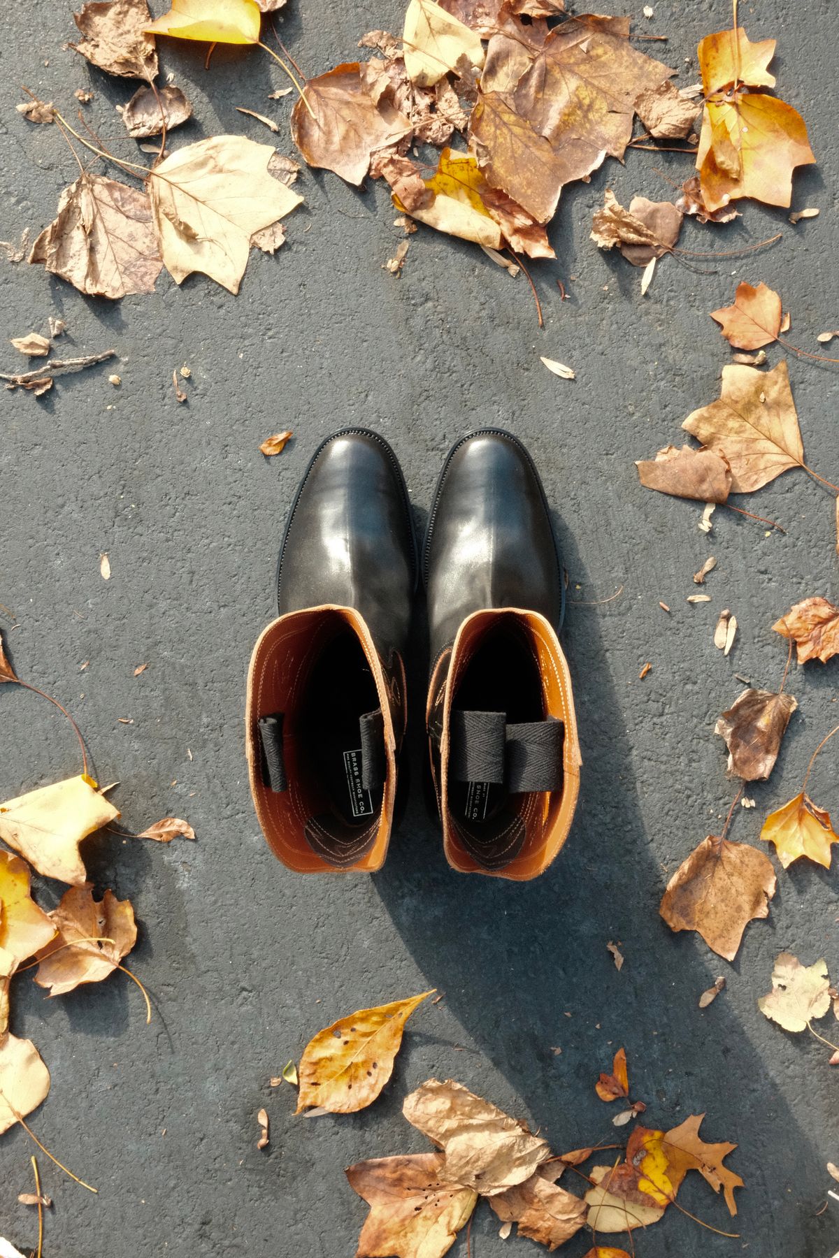 Photo by fr on November 2, 2023 of the Clinch Cowboy Boots in Black-Overdyed Horsebutt.