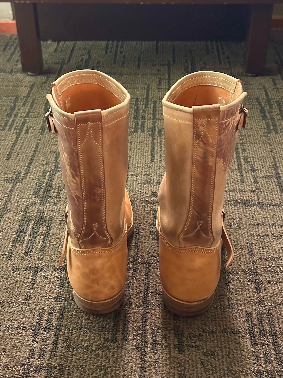 Photo by fr on November 6, 2025 of the Unsung U 22-2 Engineer Boot in Maryam Natural Rovescio Sego Horsebutt.