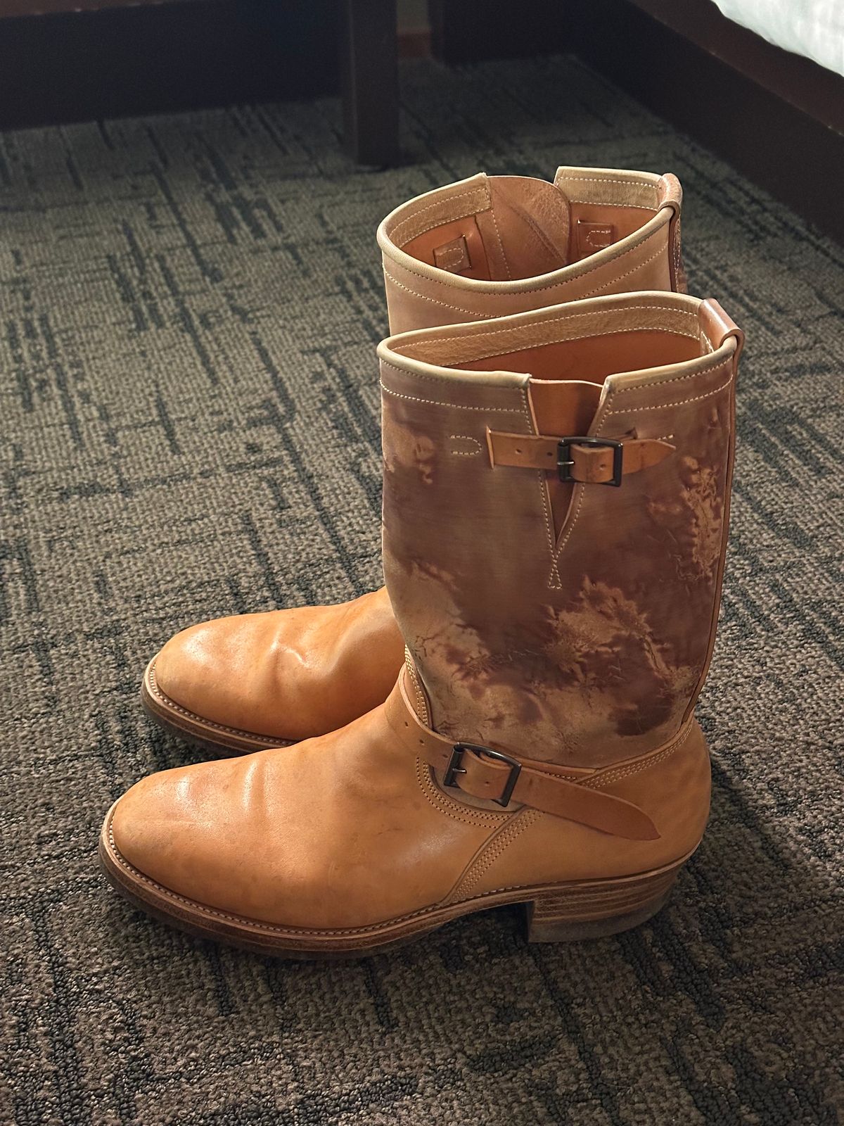 Photo by fr on November 6, 2025 of the Unsung U 22-2 Engineer Boot in Maryam Natural Rovescio Sego Horsebutt.