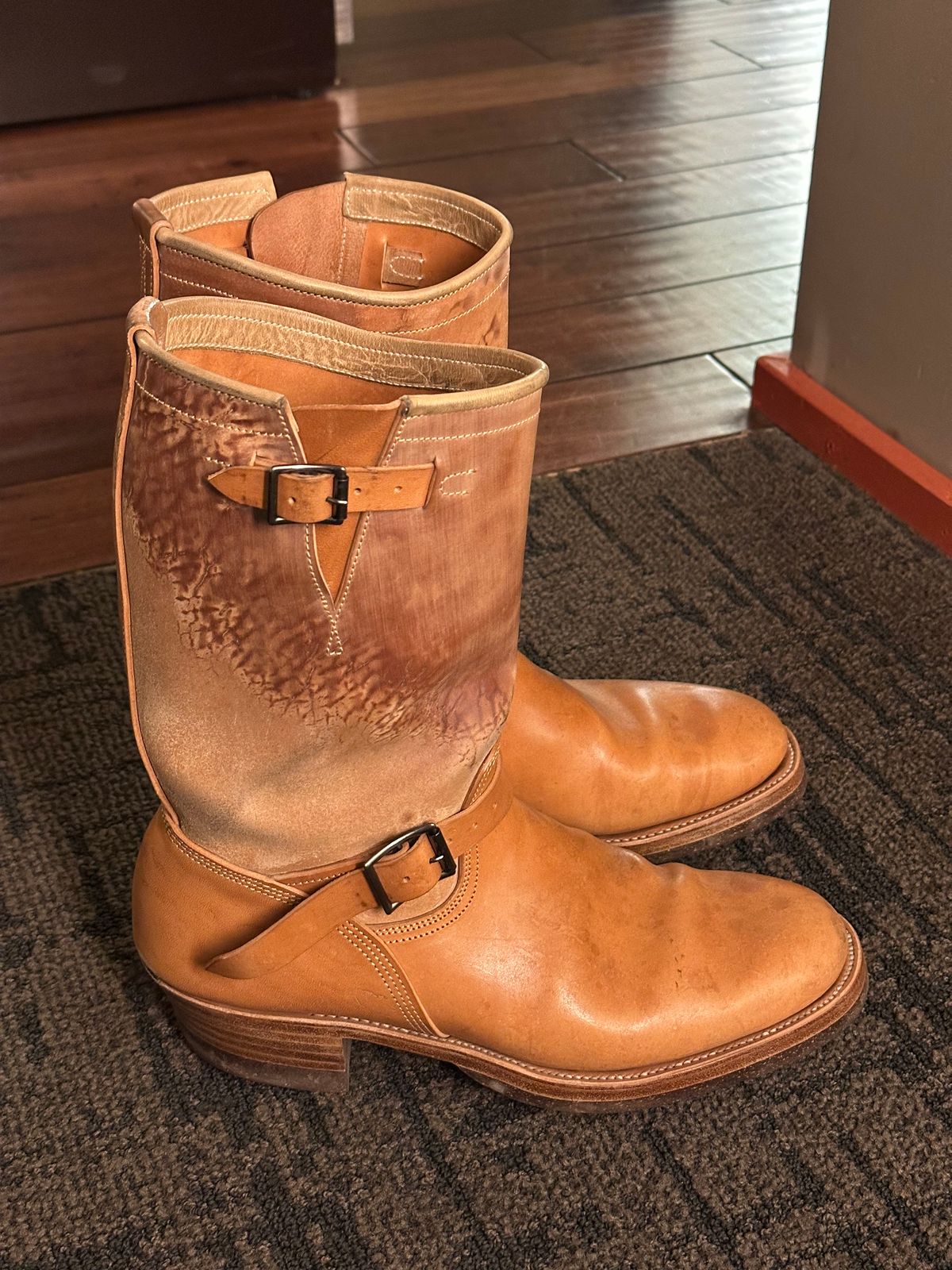 Photo by fr on November 6, 2025 of the Unsung U 22-2 Engineer Boot in Maryam Natural Rovescio Sego Horsebutt.