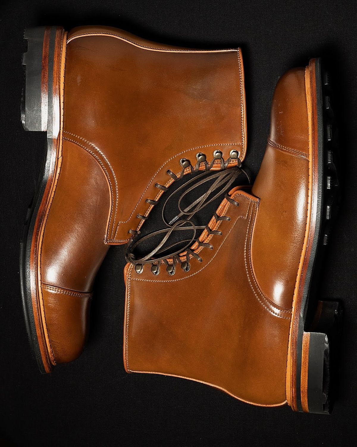 Photo by Emdashes on October 1, 2022 of the Viberg Halkett in Horween Bourbon Shell Cordovan.