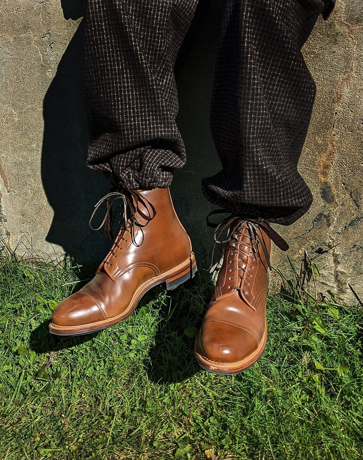 Photo by Emdashes on October 2, 2022 of the Viberg Halkett in Horween Bourbon Shell Cordovan.
