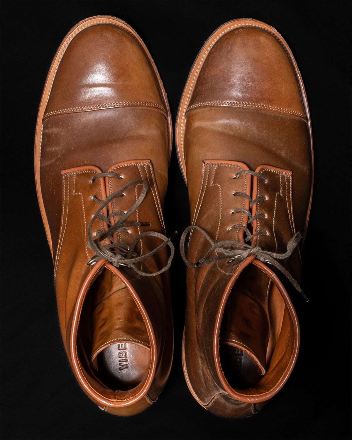 Photo by Emdashes on December 3, 2022 of the Viberg Halkett in Horween Bourbon Shell Cordovan.