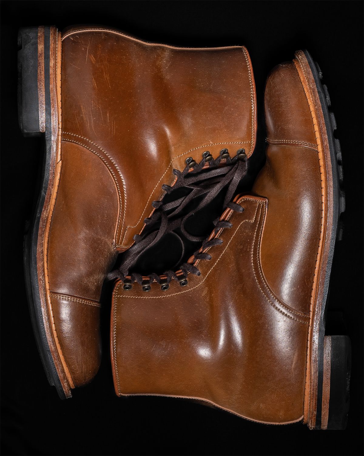 Photo by Emdashes on February 4, 2023 of the Viberg Halkett in Horween Bourbon Shell Cordovan.