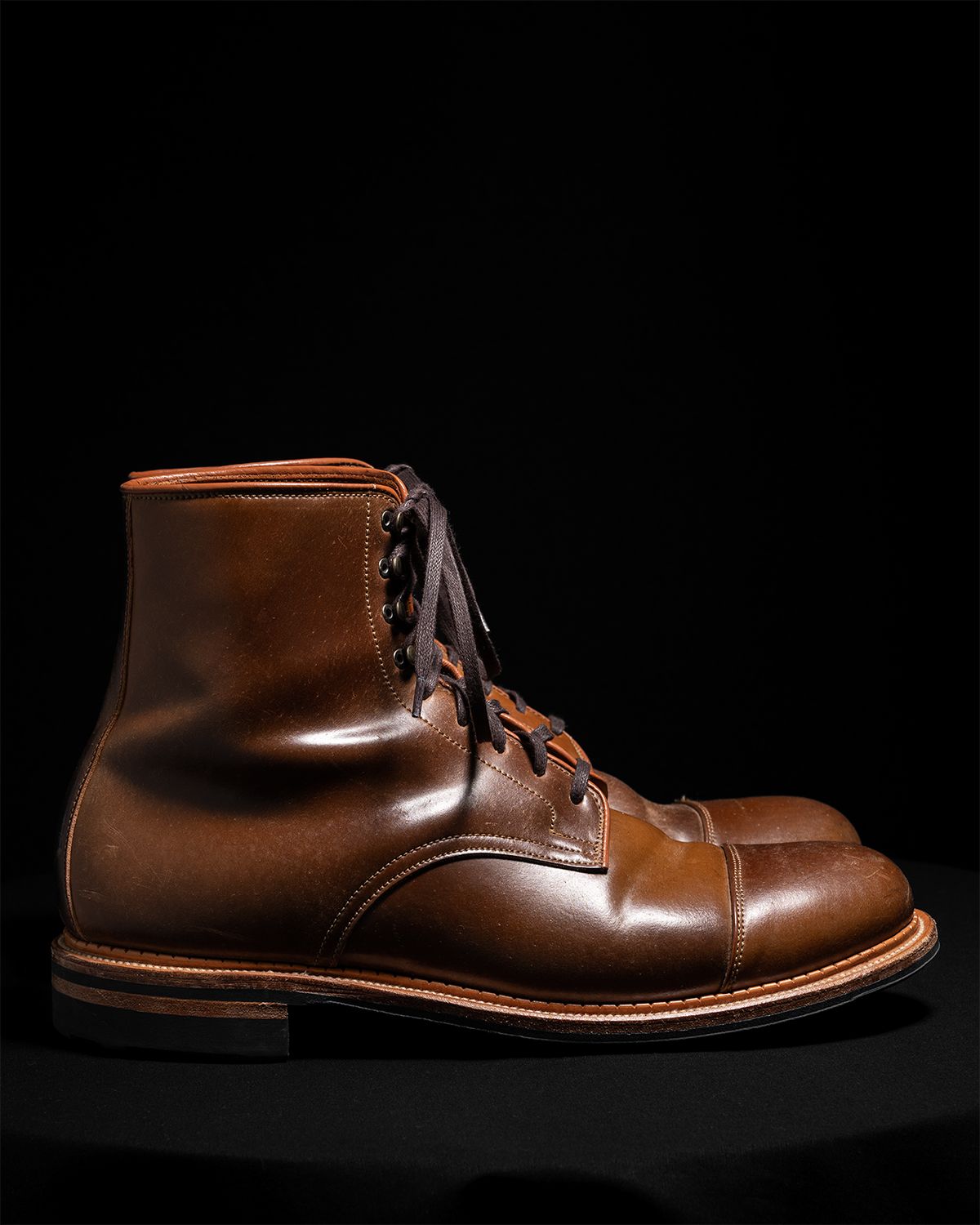 Photo by Emdashes on February 4, 2023 of the Viberg Halkett in Horween Bourbon Shell Cordovan.