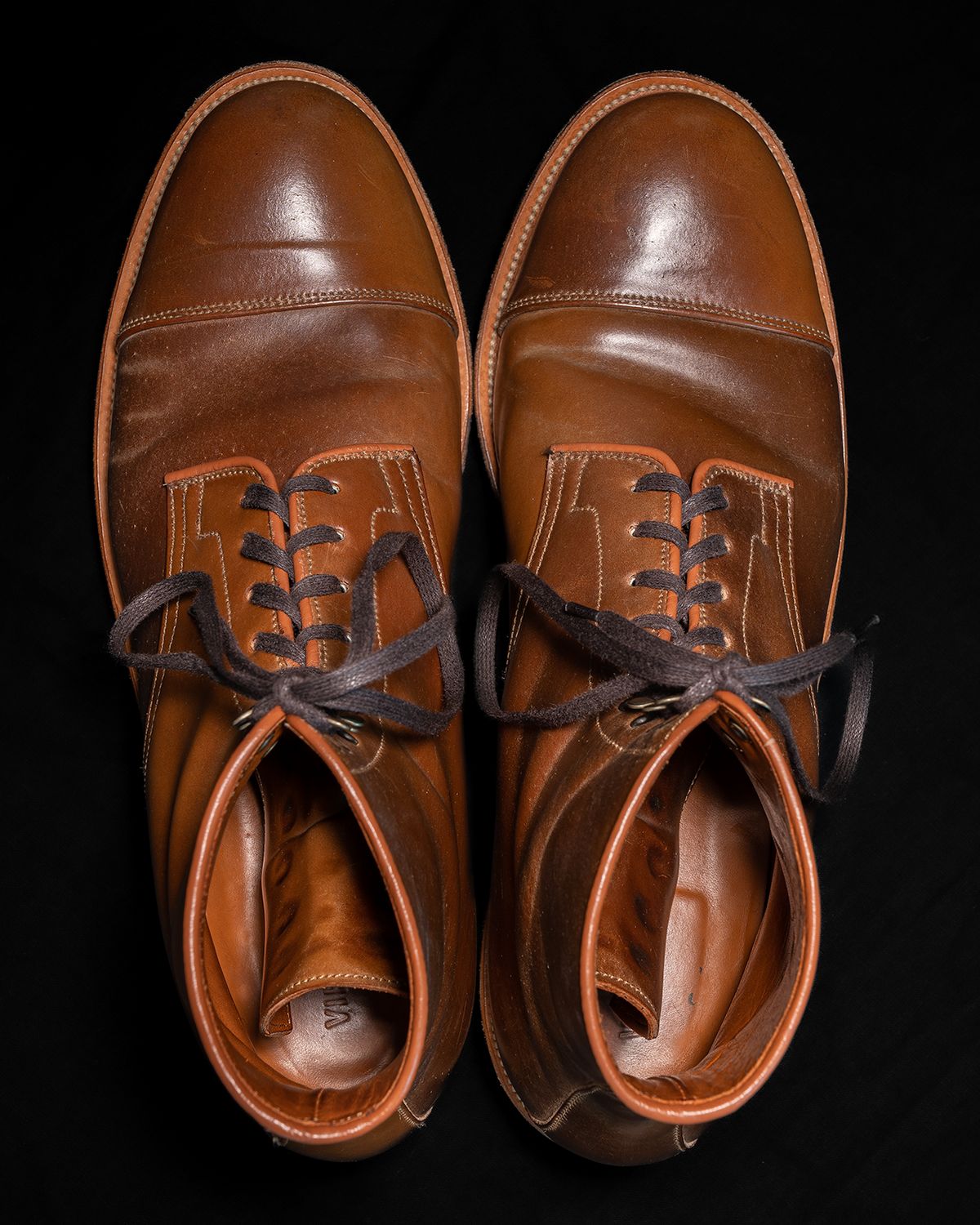 Photo by Emdashes on April 3, 2023 of the Viberg Halkett in Horween Bourbon Shell Cordovan.