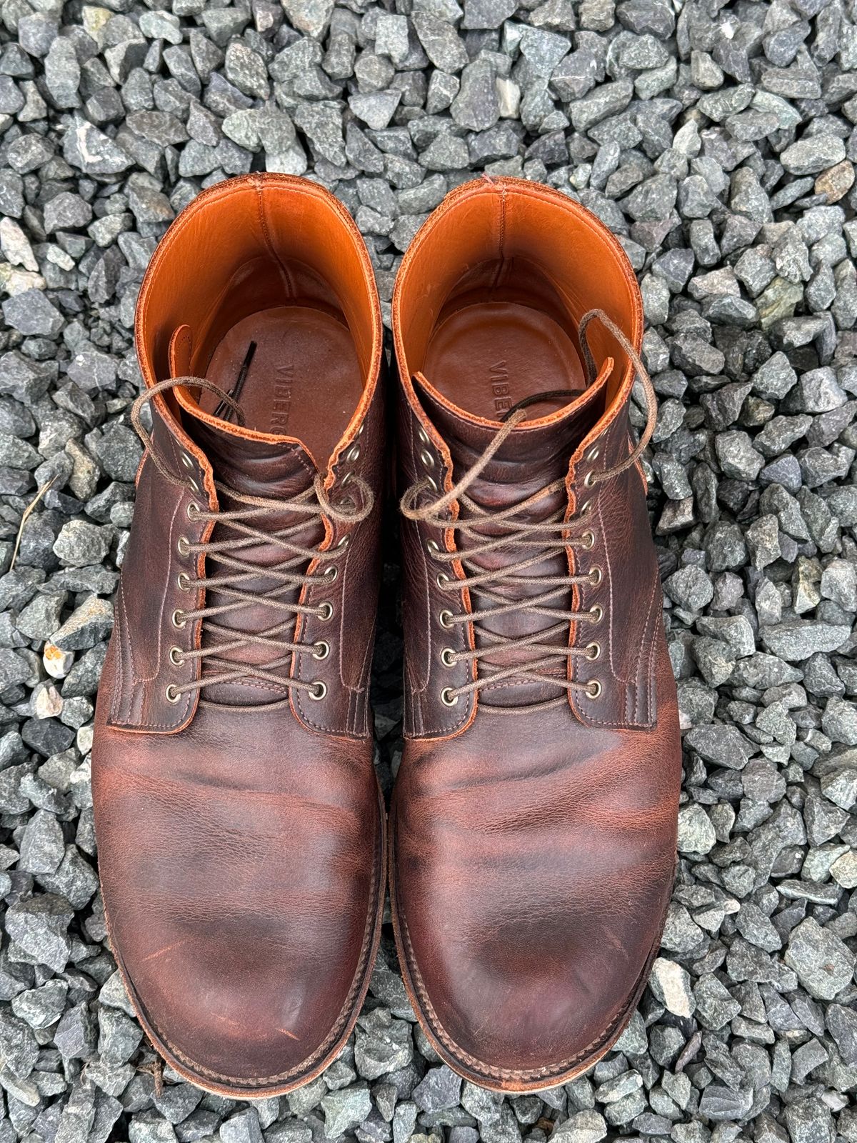 Photo by LewJay on January 1, 2024 of the Viberg Service Boot in C.F. Stead Whiskey Phoenix.