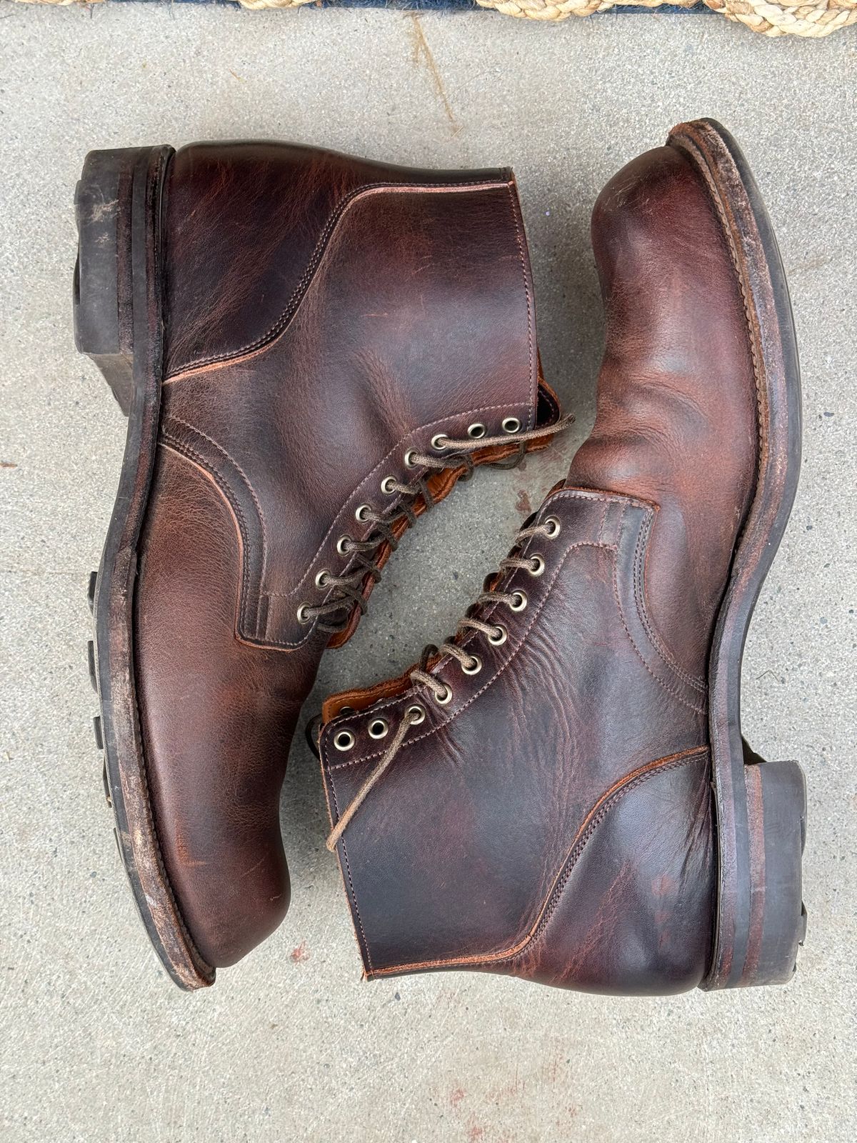Photo by LewJay on February 1, 2024 of the Viberg Service Boot in C.F. Stead Whiskey Phoenix.