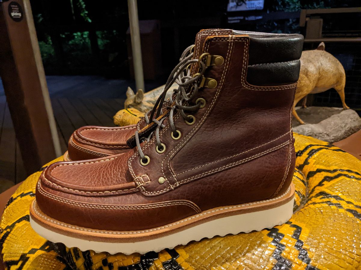 Photo by TiffTV on November 2, 2022 of the Grant Stone Field Boot in Seidel Walnut Bison.