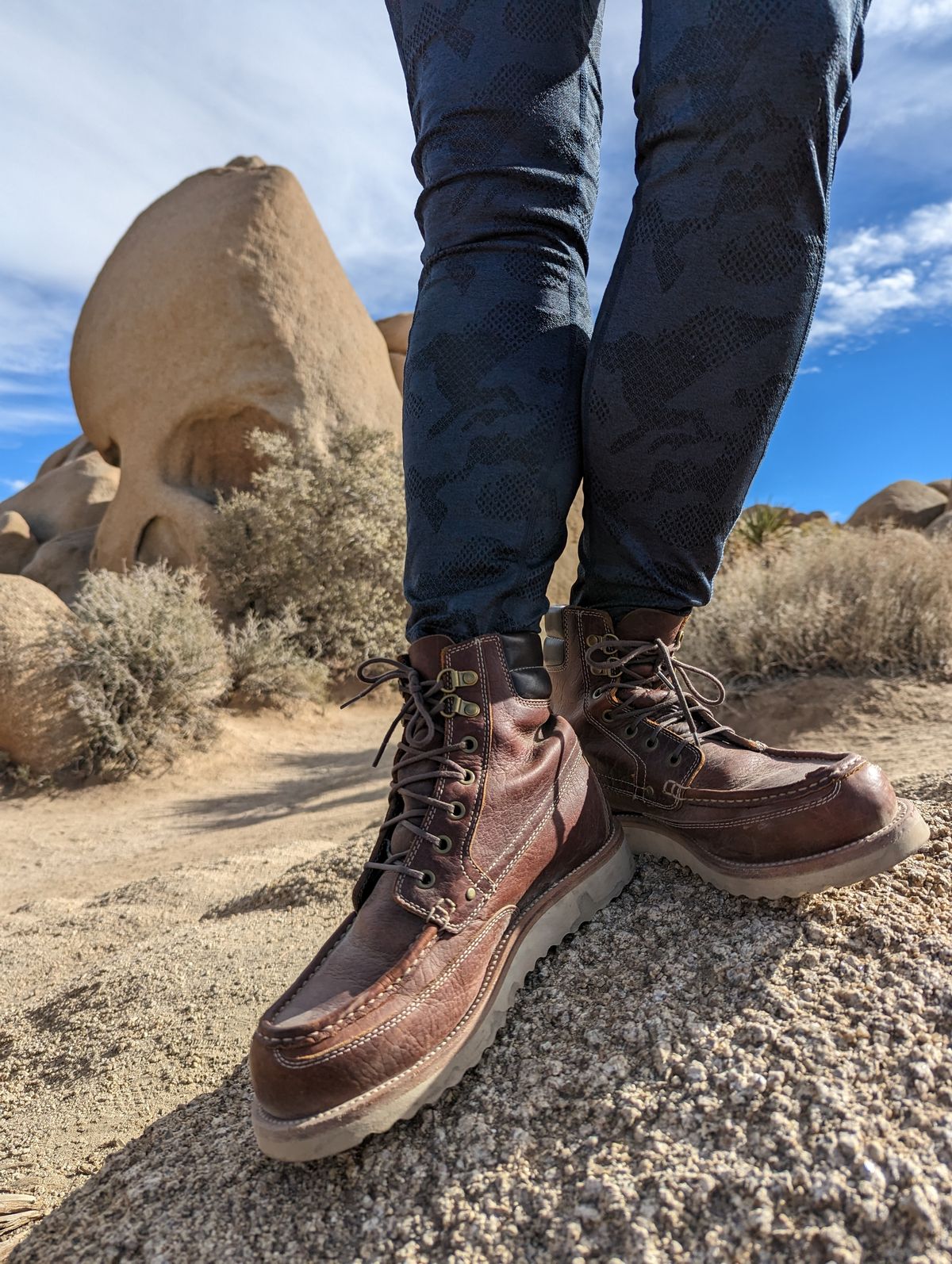 Photo by TiffTV on December 4, 2022 of the Grant Stone Field Boot in Seidel Walnut Bison.