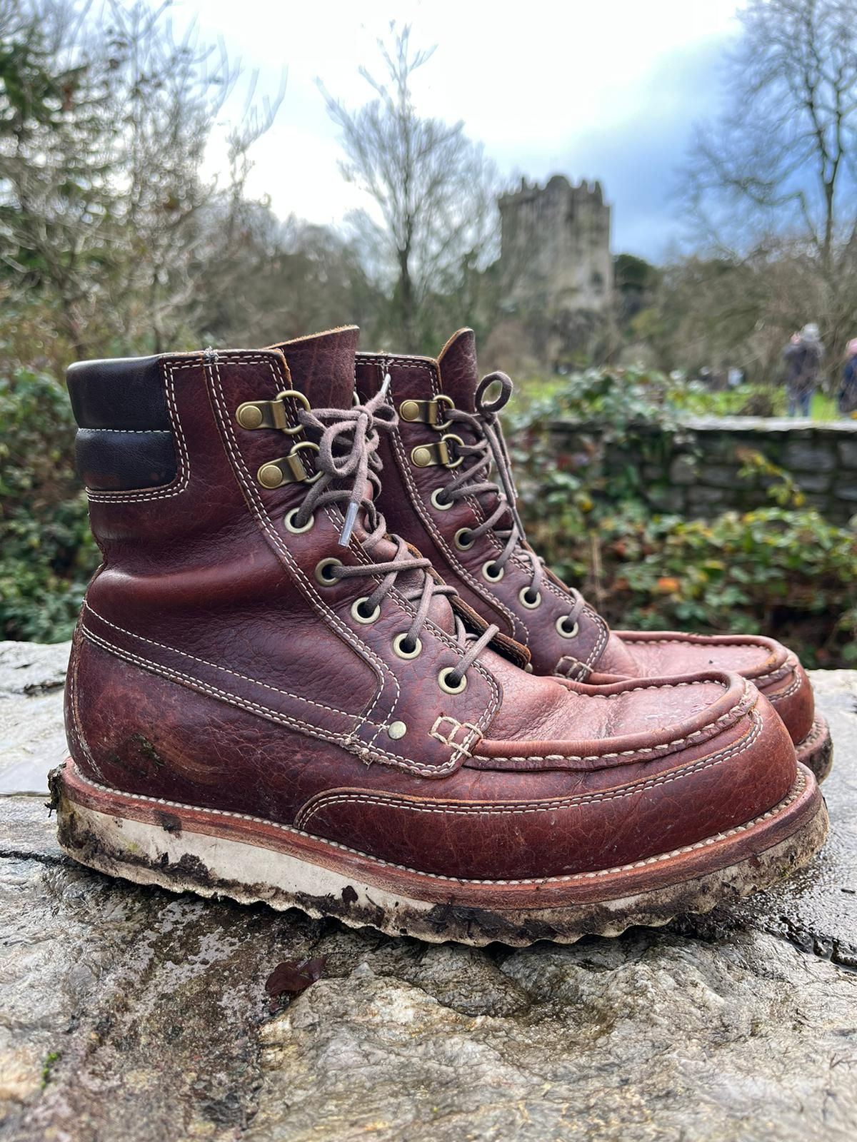 Photo by TiffTV on January 1, 2023 of the Grant Stone Field Boot in Seidel Walnut Bison.