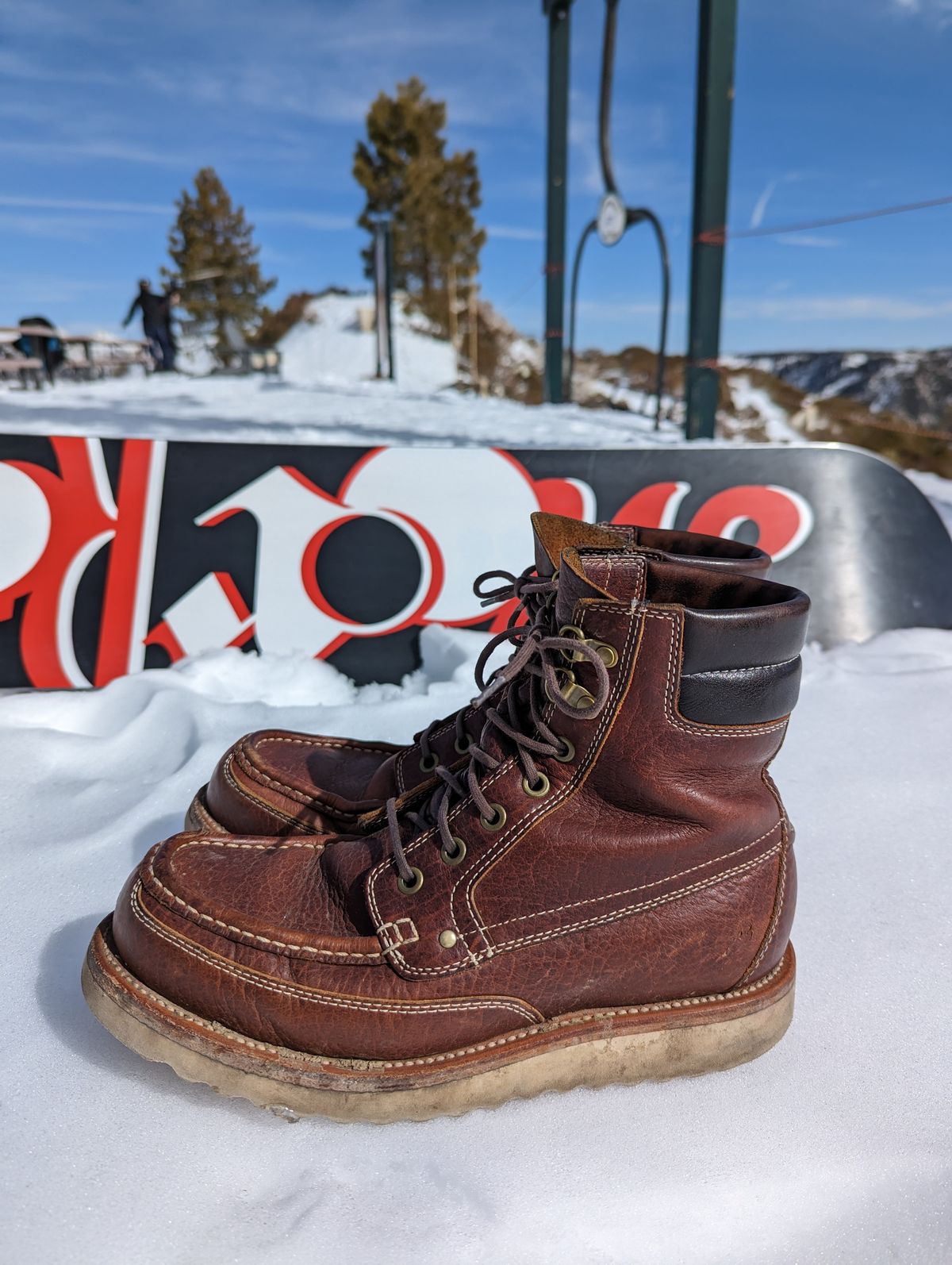 Photo by TiffTV on February 4, 2023 of the Grant Stone Field Boot in Seidel Walnut Bison.