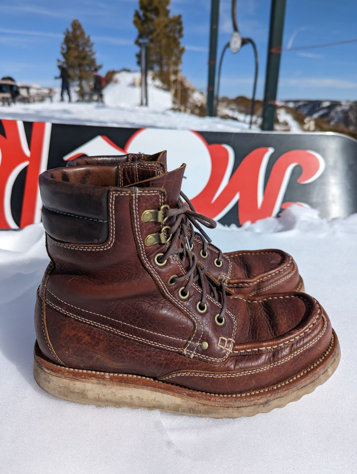 Photo by TiffTV on February 4, 2023 of the Grant Stone Field Boot in Seidel Walnut Bison.