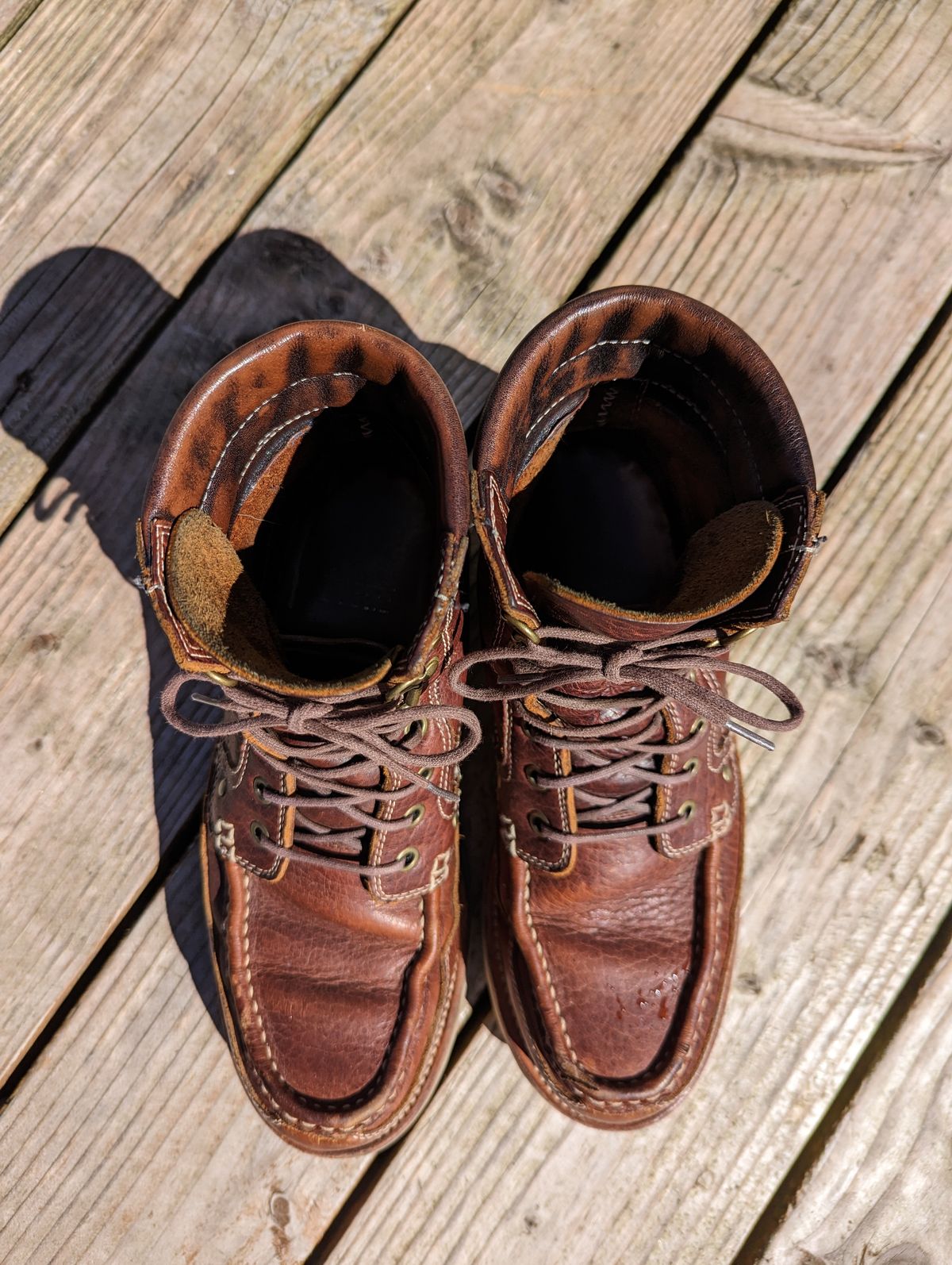 Photo by TiffTV on April 1, 2023 of the Grant Stone Field Boot in Seidel Walnut Bison.