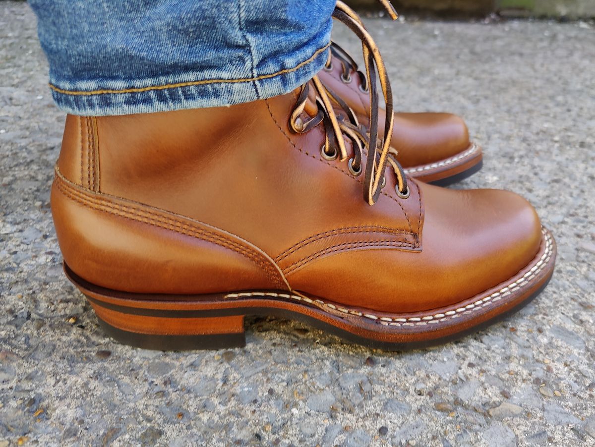 Photo by init on July 2, 2022 of the White's 350 Cruiser in Horween British Tan Chromexcel.