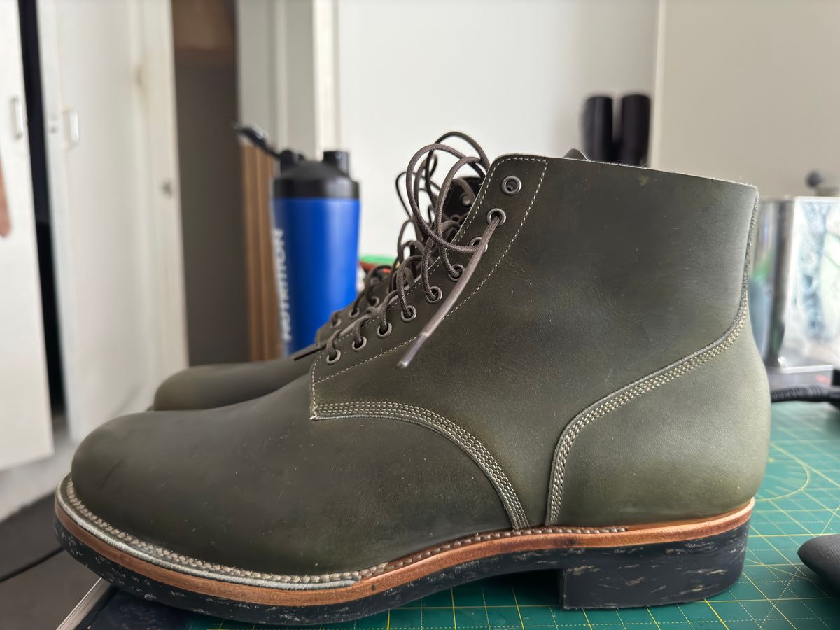 Photo by init on September 29, 2024 of the Viberg N1 in Horween Olive Chromepak.