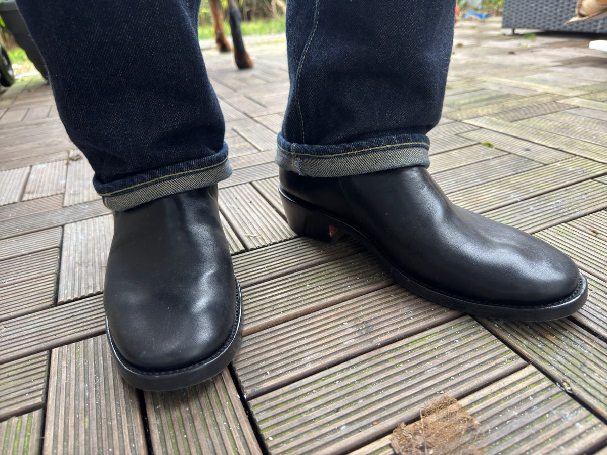 Photo by init on February 14, 2025 of the Briselblack The Kai Jodhpur in Maryam Black Horsebutt.