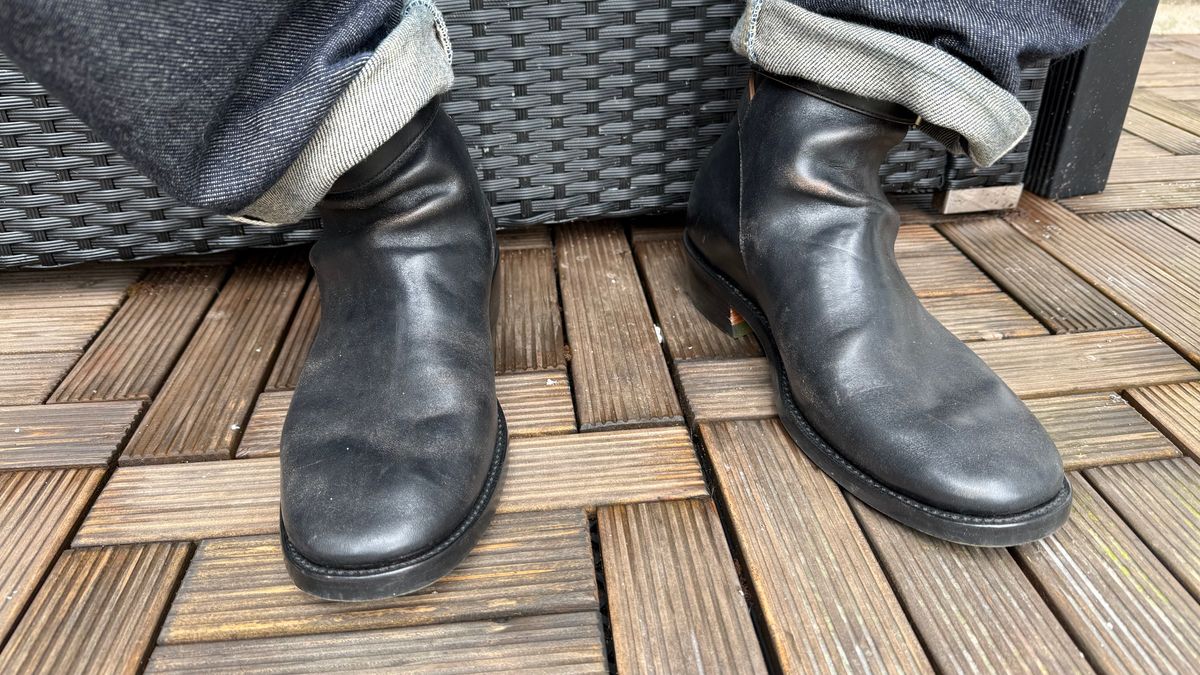 Photo by init on April 23, 2025 of the Briselblack The Kai Jodhpur in Maryam Black Horsebutt.