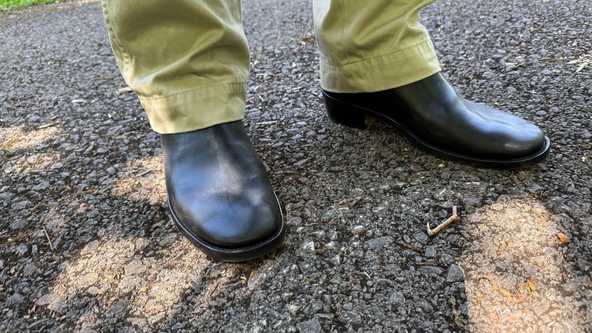 Photo by init on April 28, 2025 of the Briselblack The Kai Jodhpur in Maryam Black Horsebutt.