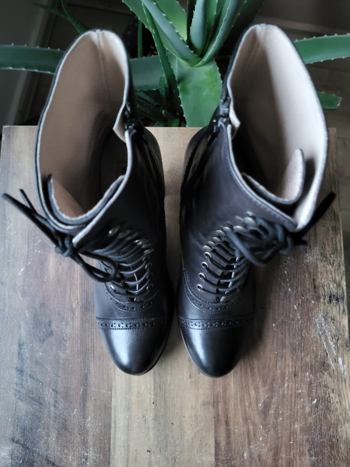 Photo by init on October 1, 2023 of the Stockerpoint Stiefel 4490 Handmade in Unknown Leather.