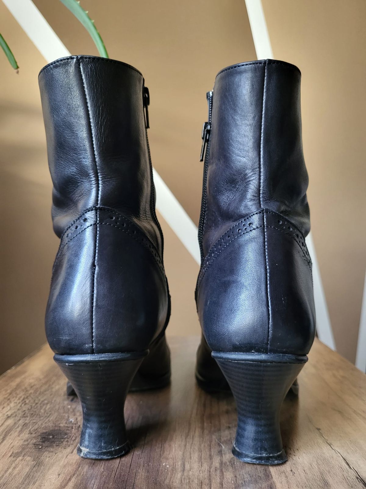 Photo by init on November 5, 2023 of the Stockerpoint Stiefel 4490 Handmade in Unknown Leather.