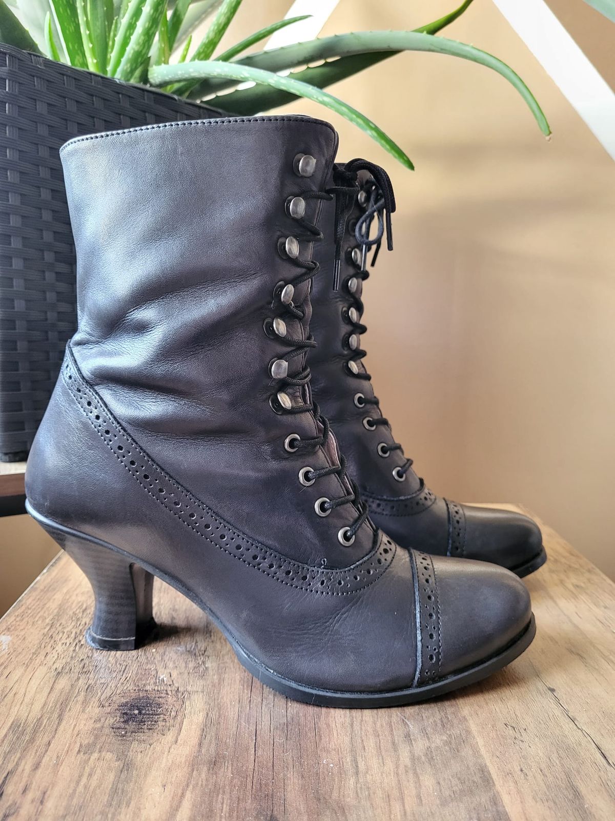 Photo by init on November 5, 2023 of the Stockerpoint Stiefel 4490 Handmade in Unknown Leather.