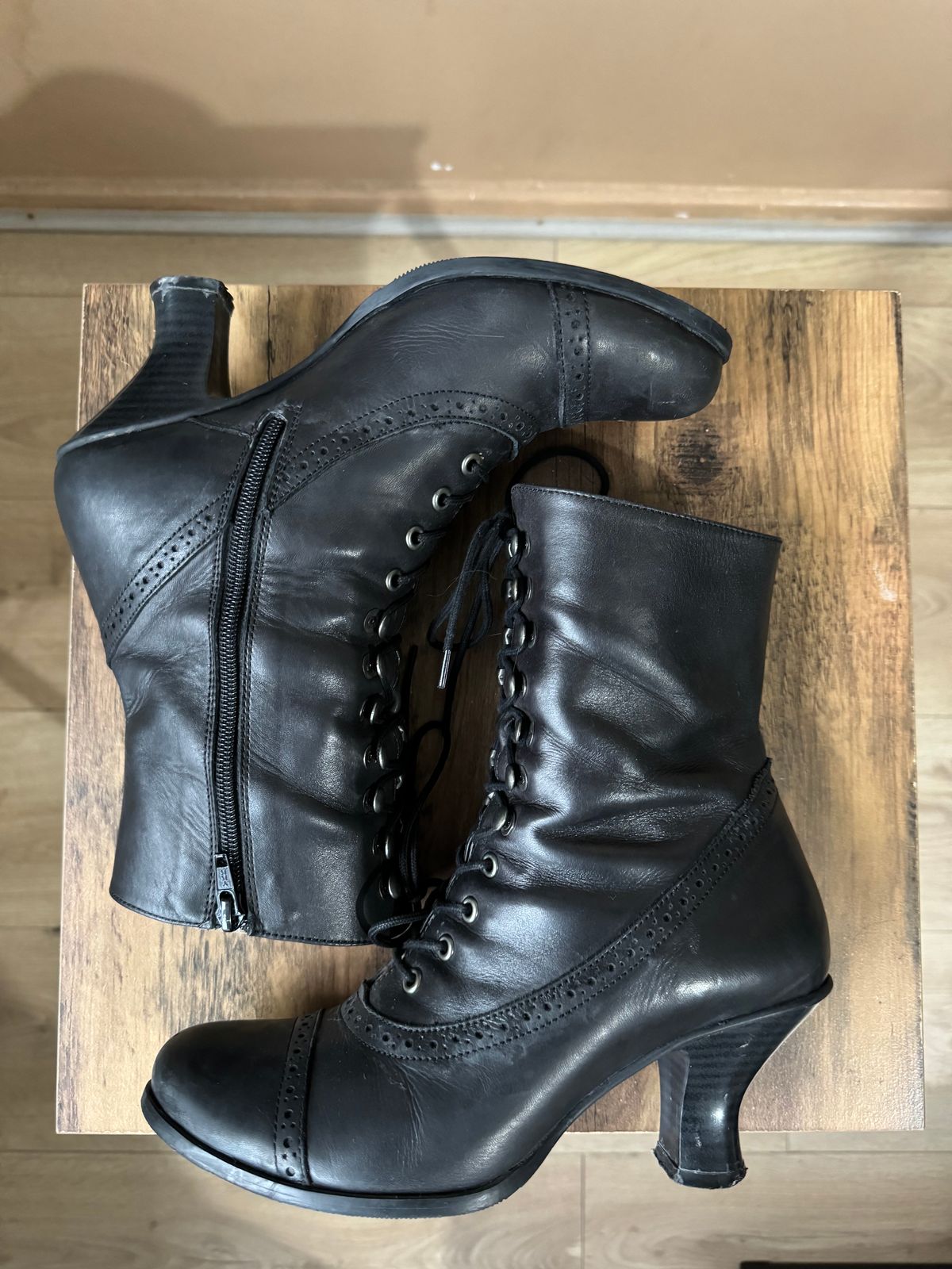 Photo by init on January 4, 2024 of the Stockerpoint Stiefel 4490 Handmade in Unknown Leather.