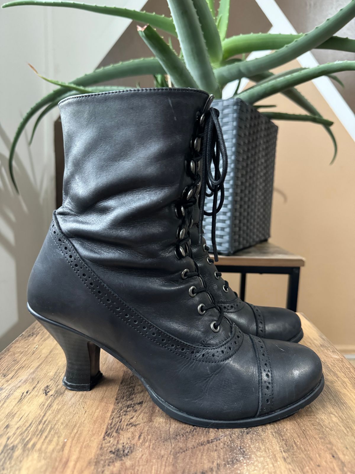 Photo by init on January 4, 2024 of the Stockerpoint Stiefel 4490 Handmade in Unknown Leather.