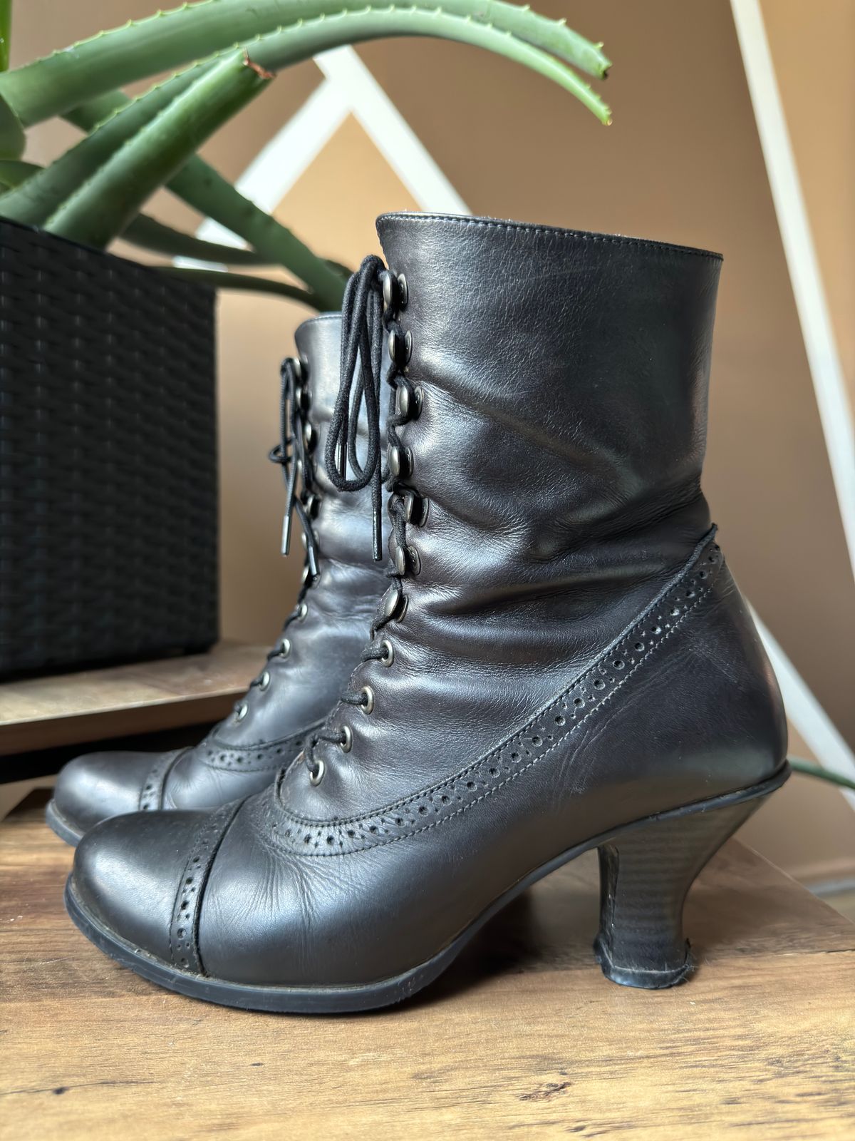 Photo by init on March 2, 2024 of the Stockerpoint Stiefel 4490 Handmade in Unknown Leather.