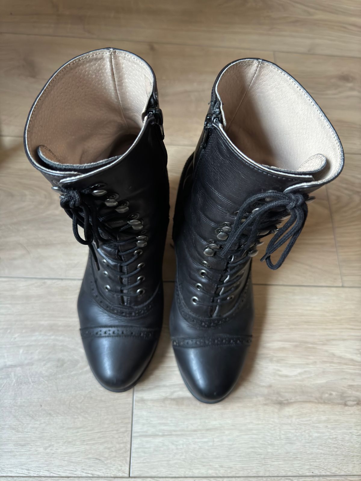 Photo by init on March 2, 2024 of the Stockerpoint Stiefel 4490 Handmade in Unknown Leather.