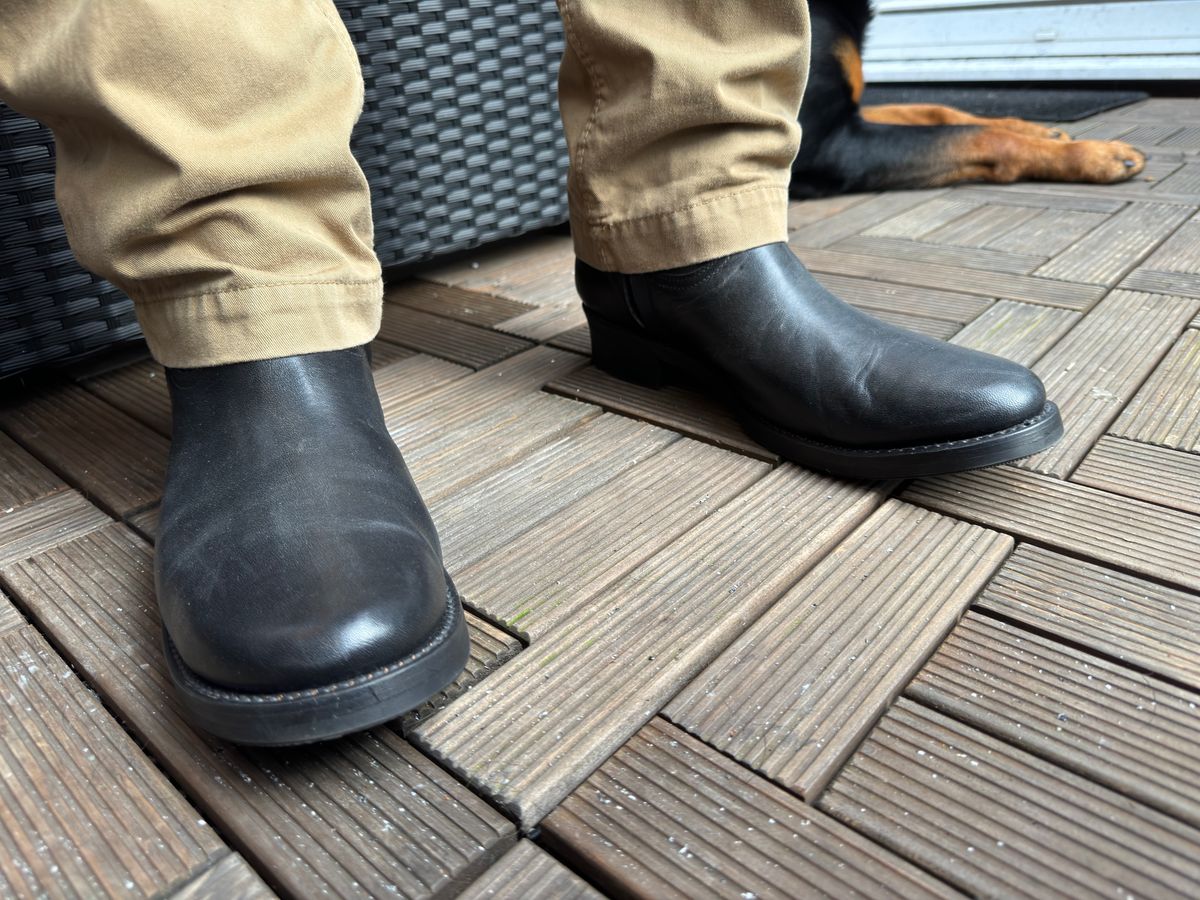 Photo by init on October 5, 2024 of the Addict Boots AB-05 Zip Western Boots in Black Dye-Finished Horsehide.