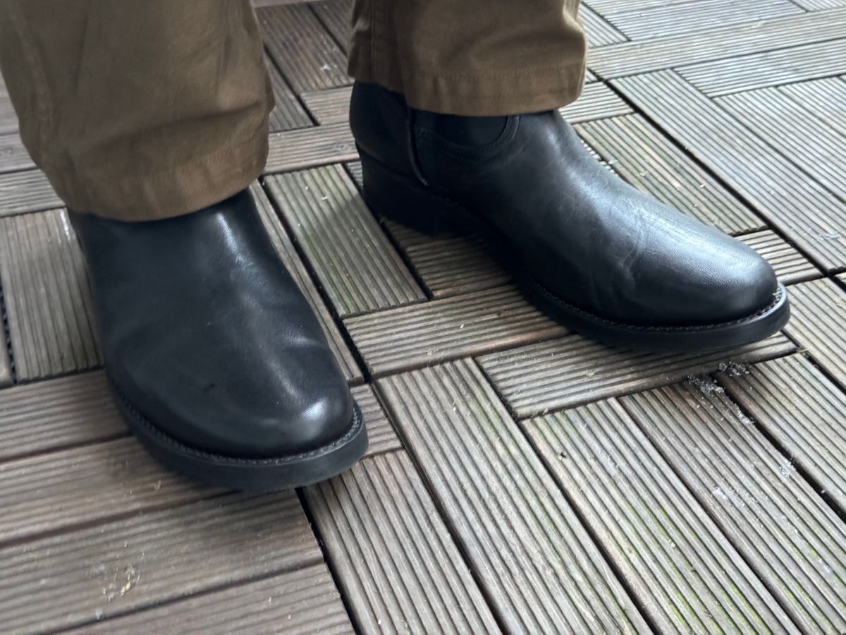 Photo by init on November 22, 2024 of the Addict Boots AB-05 Zip Western Boots in Black Dye-Finished Horsehide.