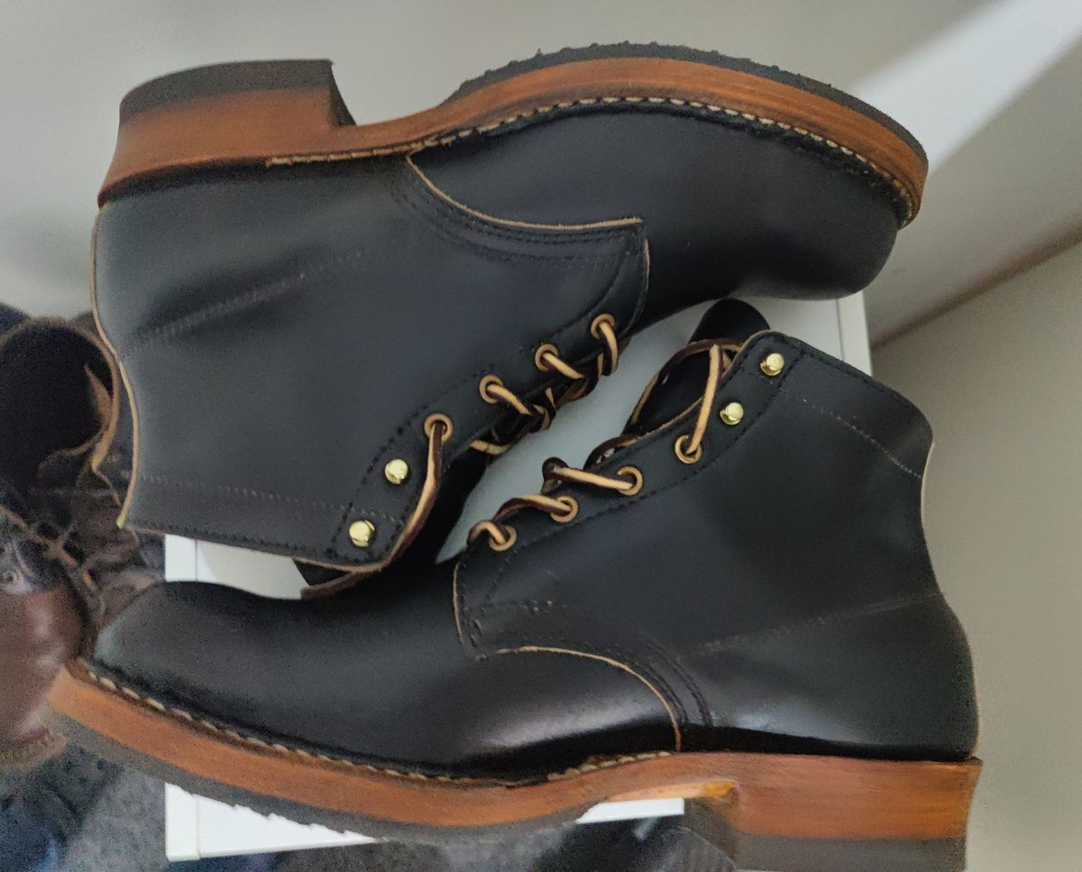 Photo by init on July 12, 2022 of the White's Semi-Dress in Horween Black Chromexcel.