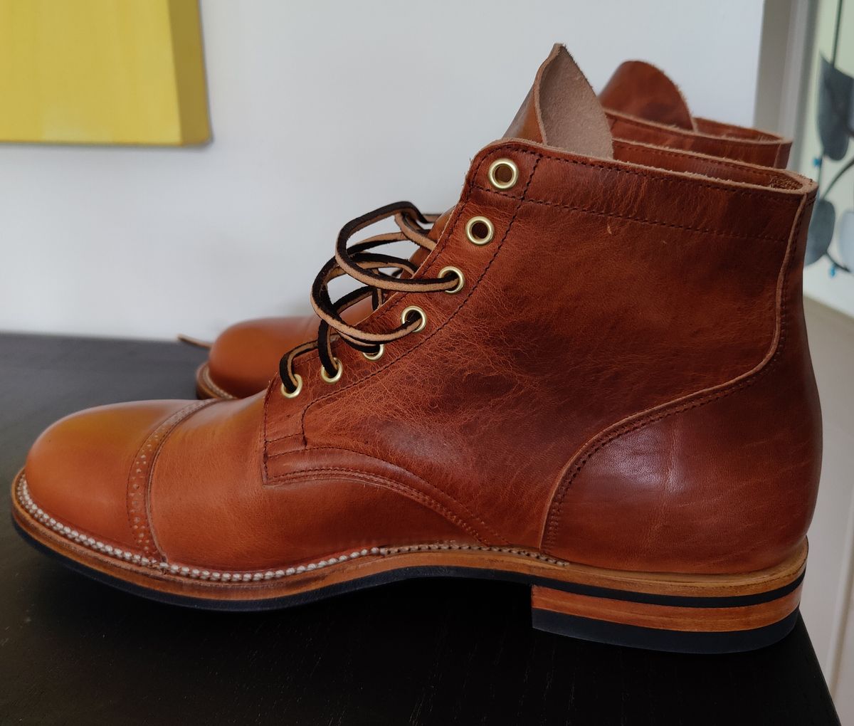 Photo by init on September 28, 2022 of the Viberg Service Boot in Horween Spice Dublin.