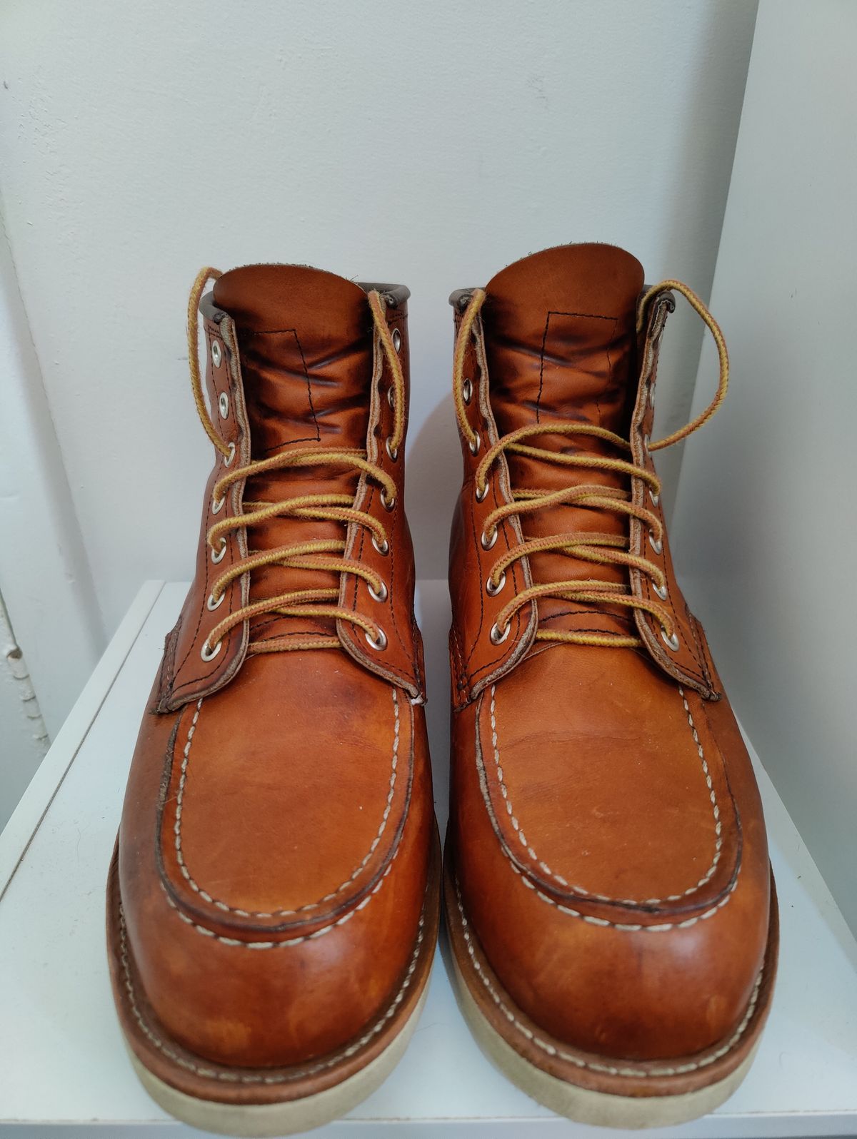 Photo by init on June 15, 2022 of the Red Wing 6-Inch Classic Moc in S.B. Foot Oro Legacy.