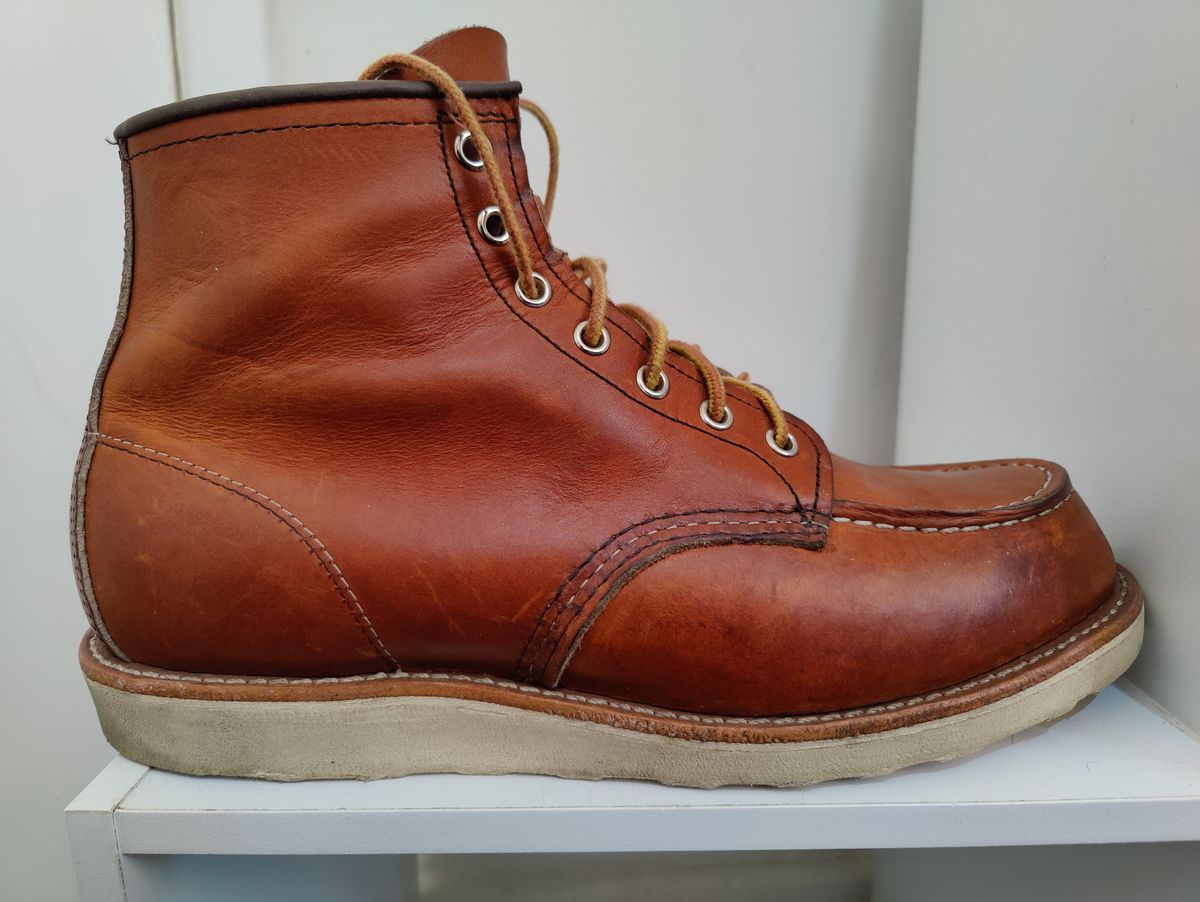 Photo by init on June 15, 2022 of the Red Wing 6-Inch Classic Moc in S.B. Foot Oro Legacy.