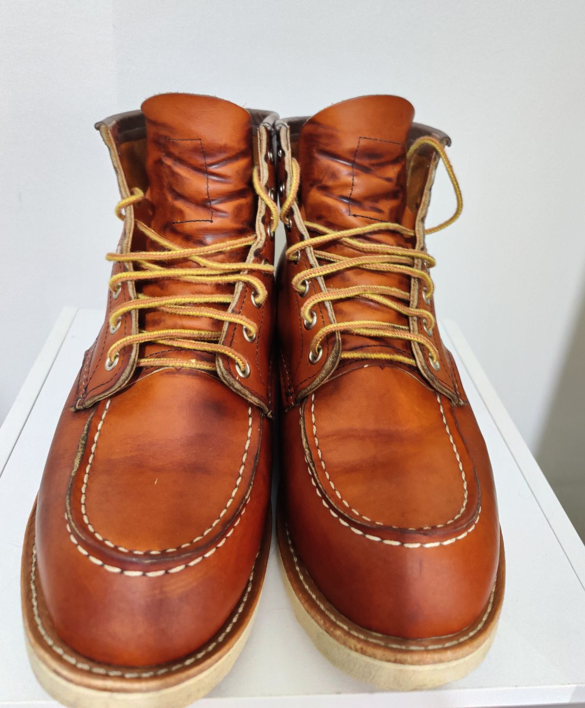 Photo by init on July 5, 2022 of the Red Wing 6-Inch Classic Moc in S.B. Foot Oro Legacy.