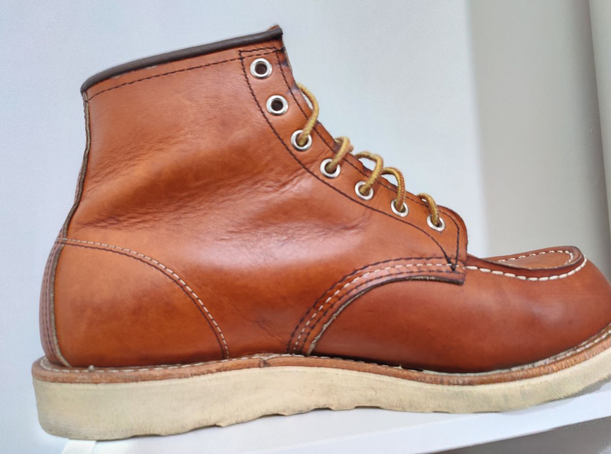 Photo by init on July 5, 2022 of the Red Wing 6-Inch Classic Moc in S.B. Foot Oro Legacy.