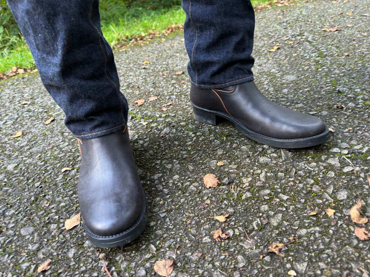 Photo by init on September 28, 2024 of the Addict Boots AB-01 Engineer Boots in Black Dye-Finished Horsehide.