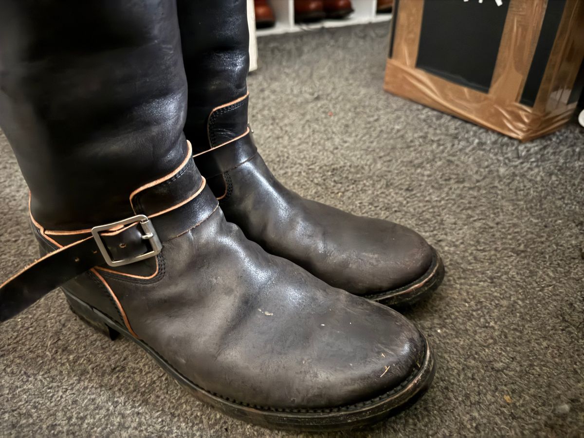 Photo by init on January 8, 2025 of the Addict Boots AB-01 Engineer Boots in Black Dye-Finished Horsehide.