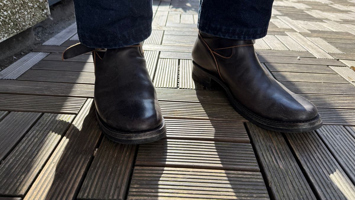 Photo by init on May 19, 2025 of the Addict Boots AB-01 Engineer Boots in Black Dye-Finished Horsehide.