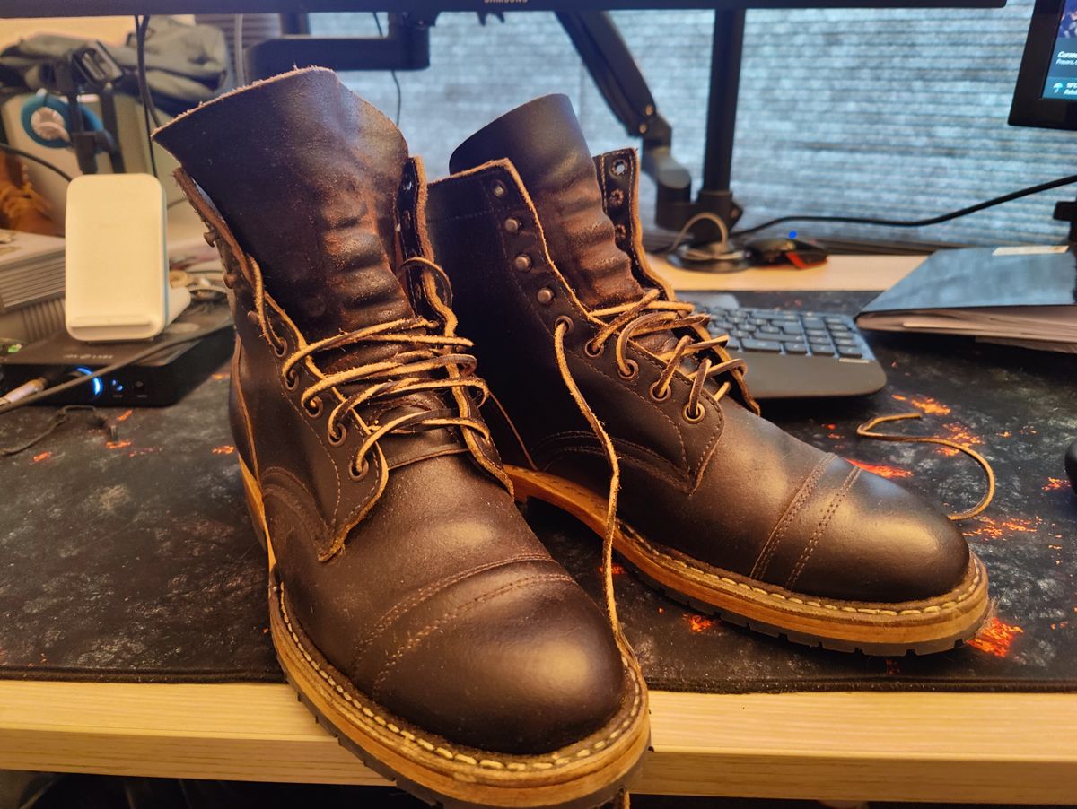 Photo by init on May 18, 2022 of the White's MP-Sherman Toe Cap in Horween Dark Brown Waxed Flesh.