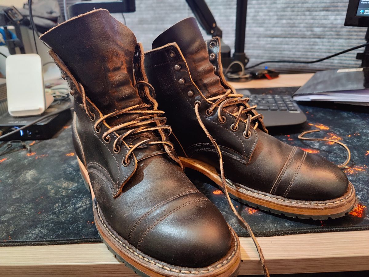 Photo by init on May 18, 2022 of the White's MP-Sherman Toe Cap in Horween Dark Brown Waxed Flesh.