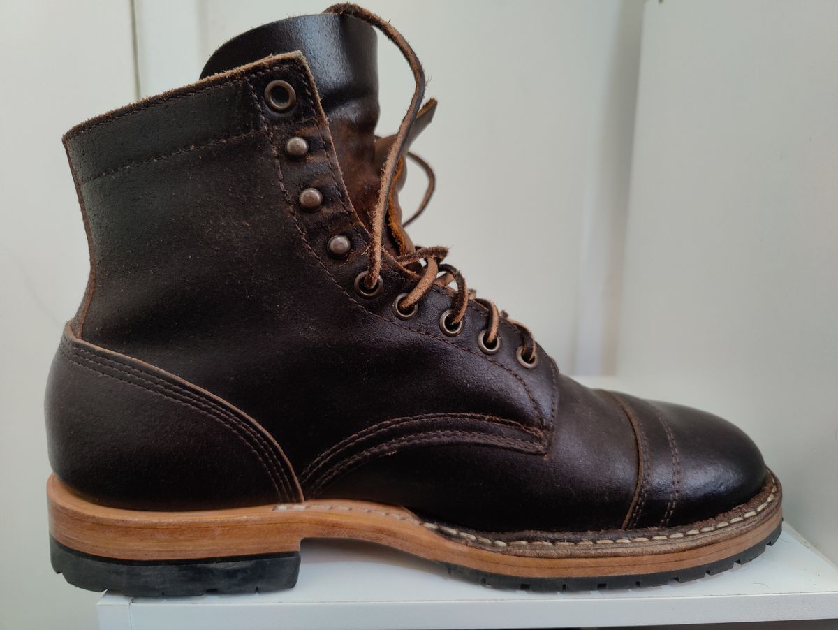 Photo by init on June 15, 2022 of the White's MP-Sherman Toe Cap in Horween Dark Brown Waxed Flesh.