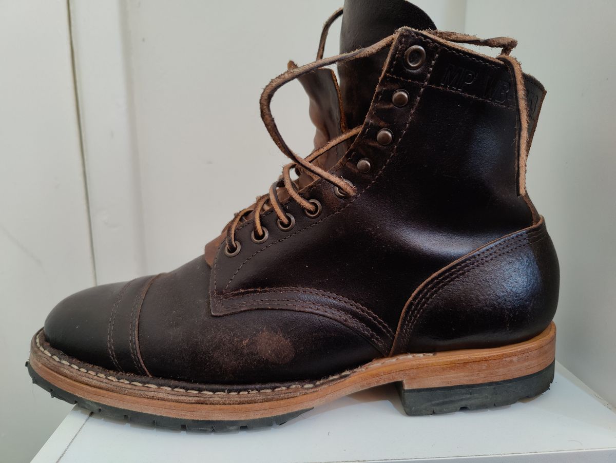 Photo by init on June 15, 2022 of the White's MP-Sherman Toe Cap in Horween Dark Brown Waxed Flesh.