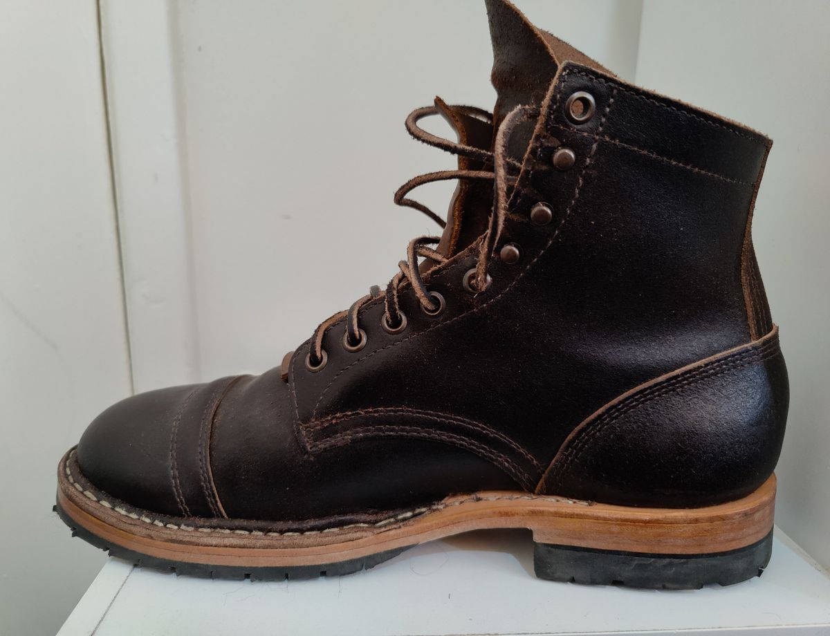 Photo by init on June 15, 2022 of the White's MP-Sherman Toe Cap in Horween Dark Brown Waxed Flesh.