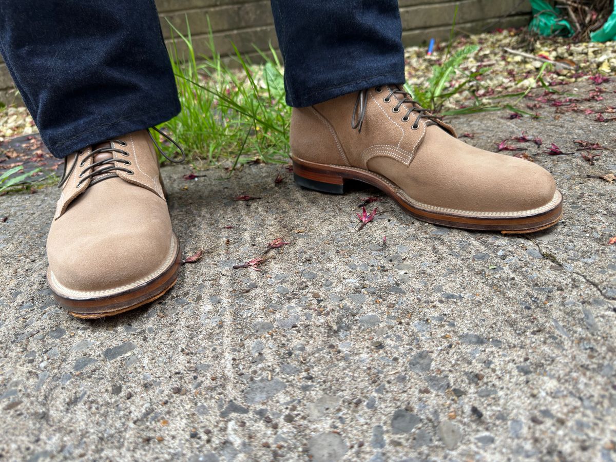 Photo by init on June 18, 2024 of the Viberg Boondocker in Horween Marine Field Roughout.