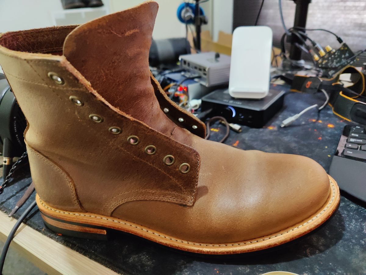 Photo by init on June 10, 2022 of the Oak Street Bootmakers Trench Boot in Horween Natural Waxed Flesh.